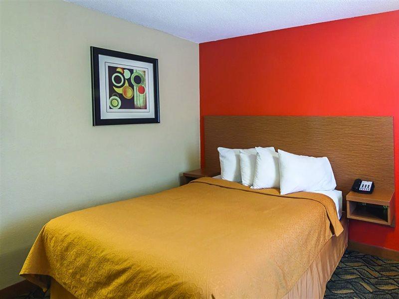 Days Inn & Suites By Wyndham Arlington Near Six Flags Ngoại thất bức ảnh
