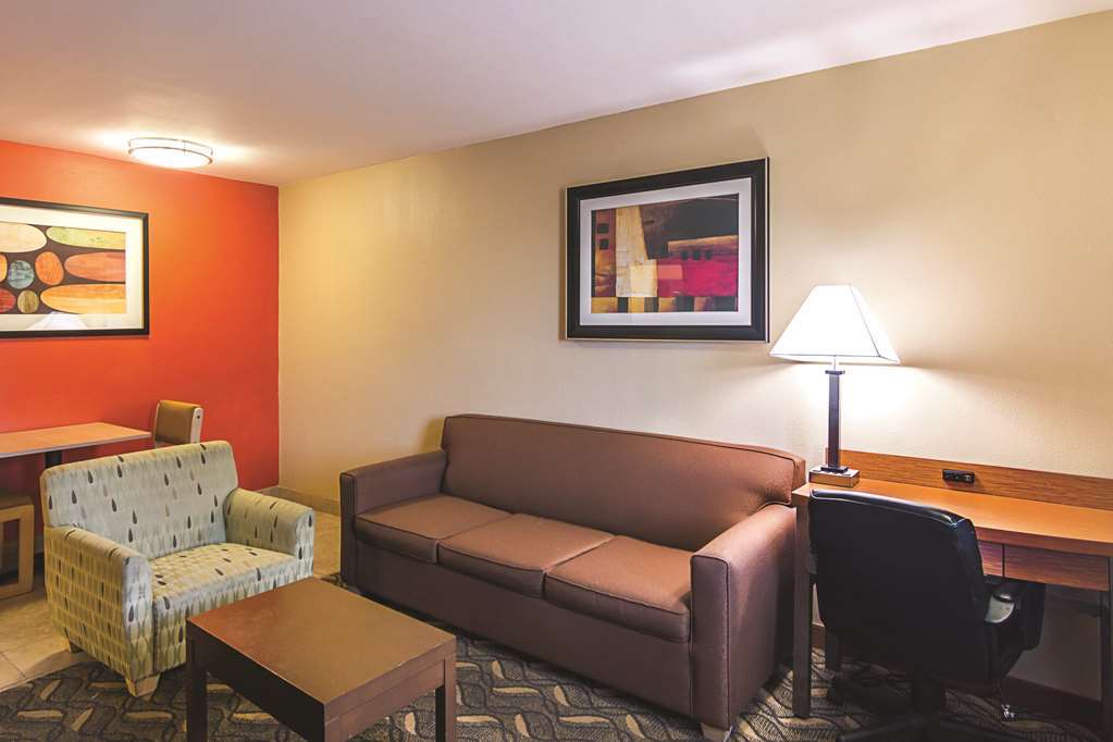 Days Inn & Suites By Wyndham Arlington Near Six Flags Phòng bức ảnh